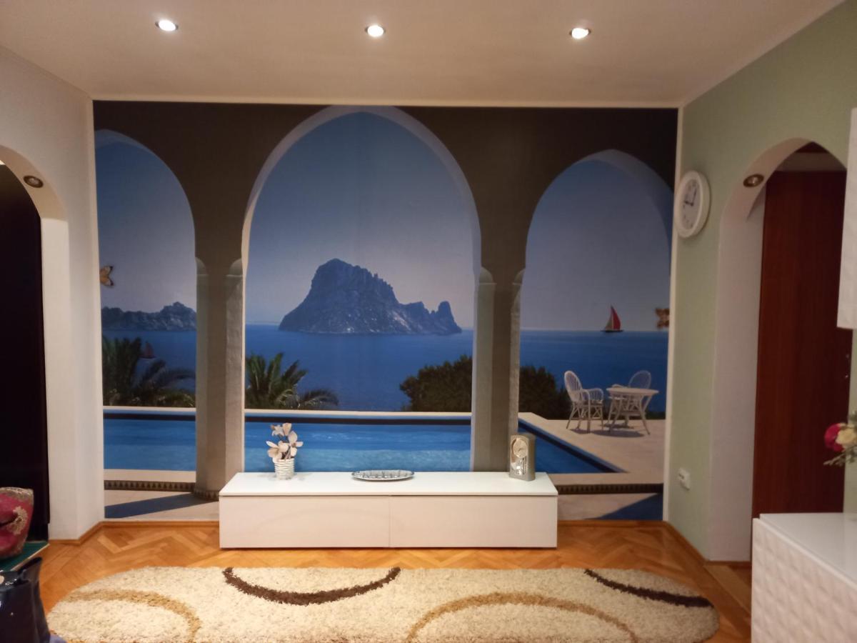 Blue Sky Apartment Ploiesti Bagian luar foto